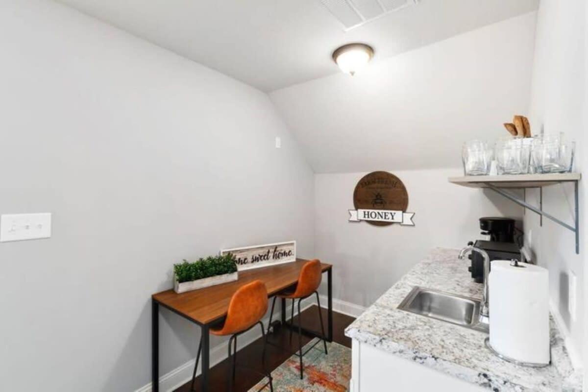 The Campbell Carriage House Apartment Кларксвил Екстериор снимка
