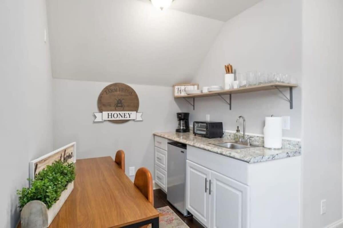 The Campbell Carriage House Apartment Кларксвил Екстериор снимка